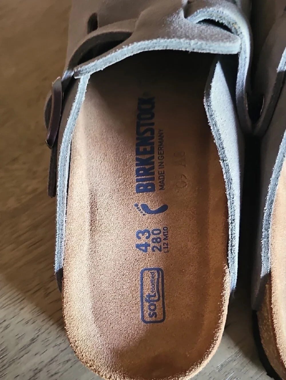 Birkenstock Men's Size 10 Suede Double-Buckle Clog - Gray